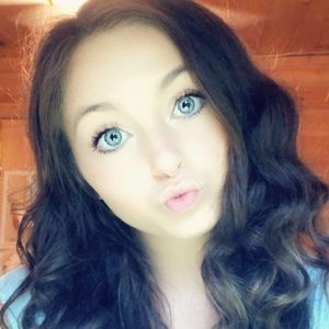 Meet your Posher, Mallory